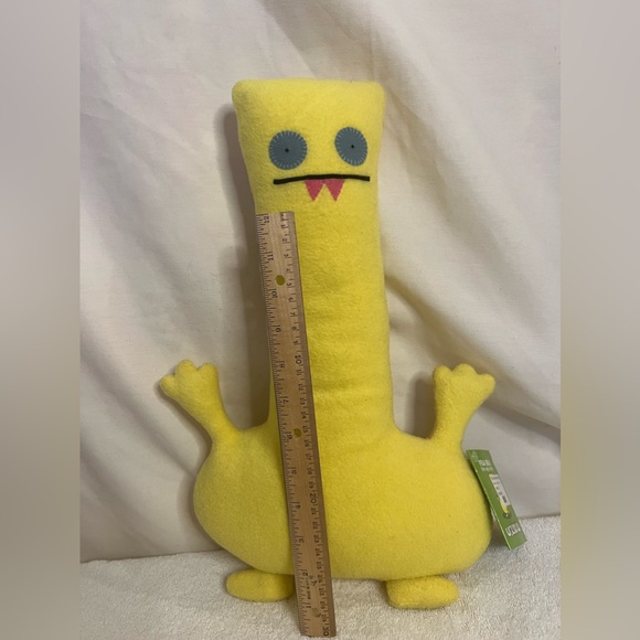 NWT FEA BEA UGLY DOLL or the YELLOW STICK vintage 2002 - Picture 2 of 6